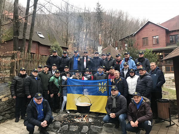 Дружній колектив САЗ варить бограч. 2018р.